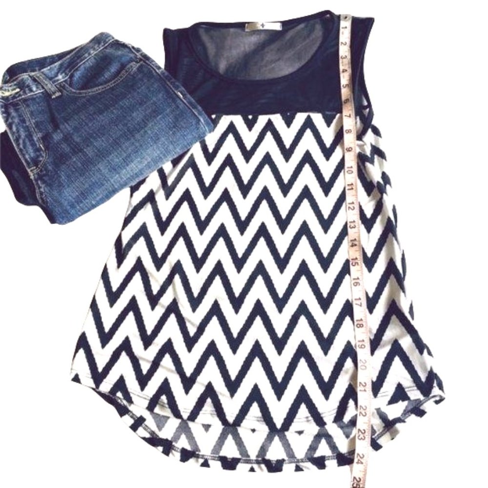 Blu Planet sleeveless blouse black white chevron mesh lightweight casual top S - Picture 7 of 8